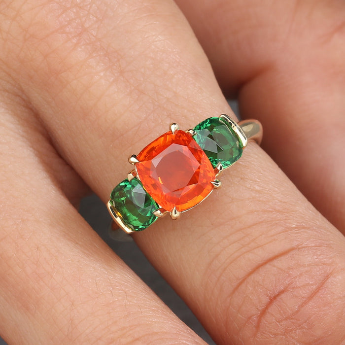 ORANGE SAPPHIRE AND TSAVORITE GARNET RING IN 18K YELLOW GOLD