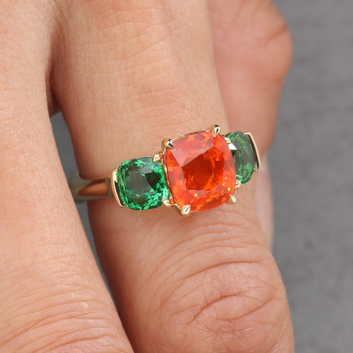ORANGE SAPPHIRE AND TSAVORITE GARNET RING IN 18K YELLOW GOLD