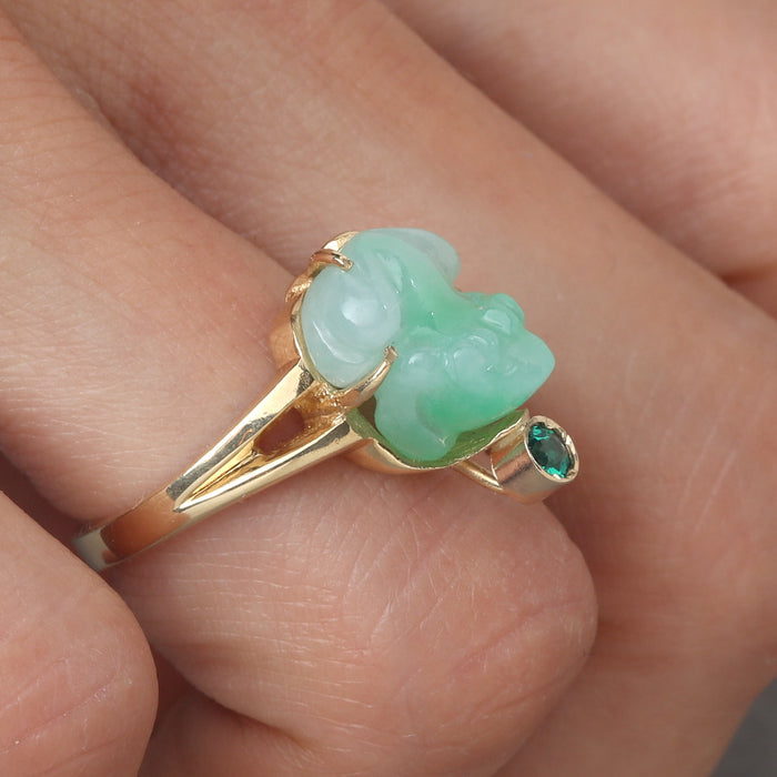 JADE FROG AND EMERALD RING 18K YELLOW GOLD