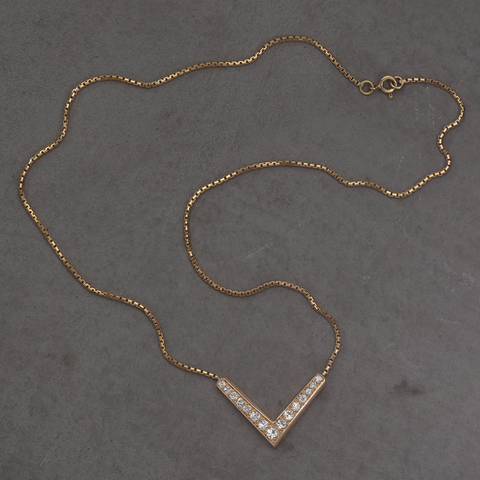 ESTATE DIAMOND V PENDANT 18K YELLOW GOLD