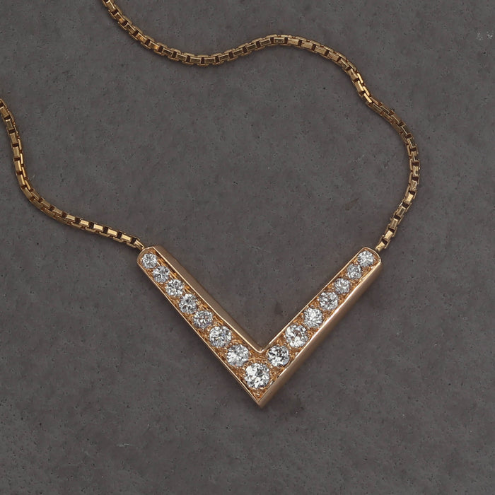 ESTATE DIAMOND V PENDANT 18K YELLOW GOLD