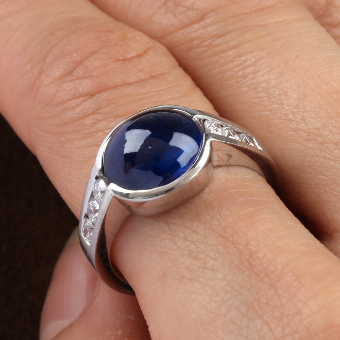 CABOCHON SAPPHIRE DIAMOND RING 18K WHITE GOLD
