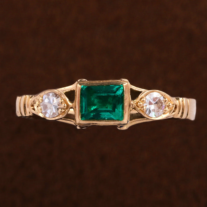 EMERALD & DIAMOND ANTIQUE REVIVAL RING 18K YELLOW GOLD