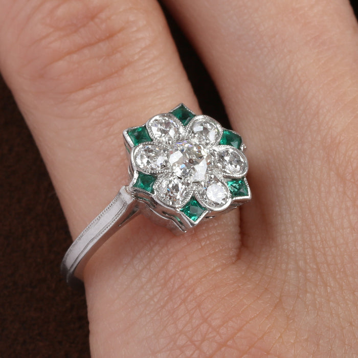 EMERALD & DIAMOND CLUSTER RING IN PLATINUM SIZE 3.5