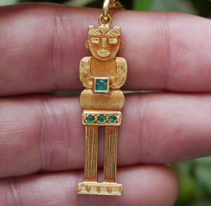 PRE COLOMBIAN STYLE EMERALD PENDANT AND CHAIN 18K YELLOW GOLD