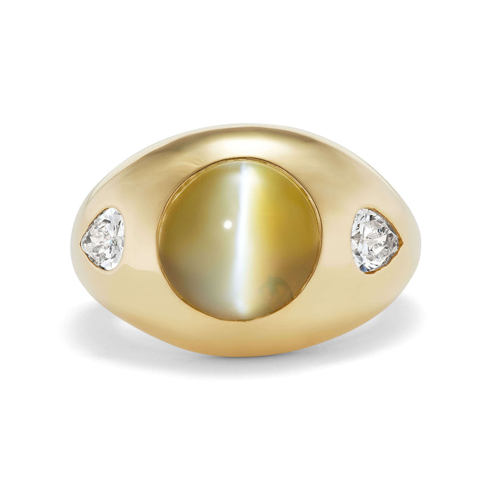 Cats Eye Chrysoberyl and Diamond Ring in 18kt Yellow Gold