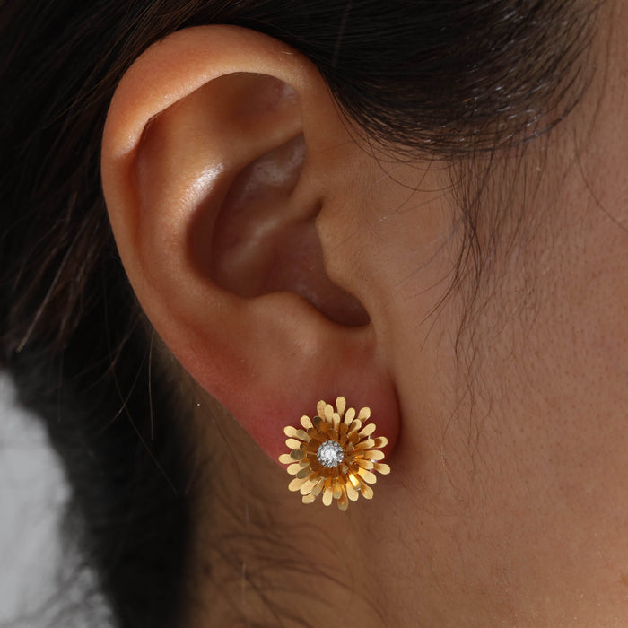 Diamond Dandelion Blossom Stud Earrings in 18kt Bloomed Gold